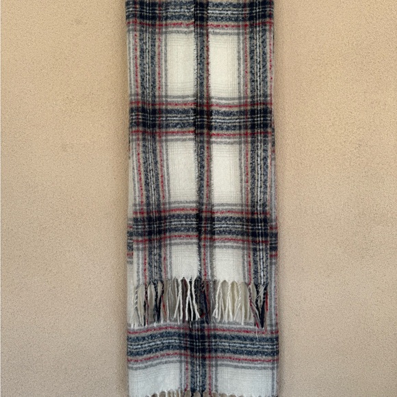 Free Press Nordstrom Reversible w/Fringe Plaid Scarf Cream/Navy/Red - Picture 4 of 6